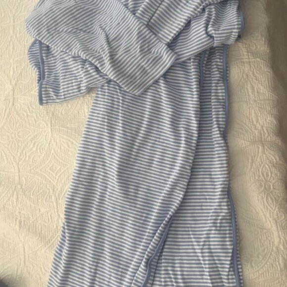 Lake Pajamas EUC - Picture 4 of 6